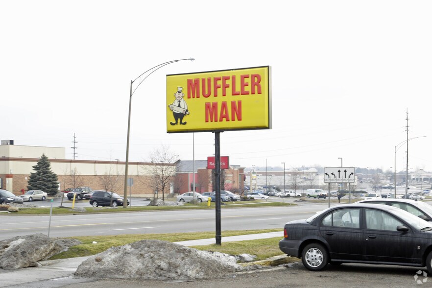 More Photos Of 3300 28th St SE, Grand Rapids General Retail For Sale