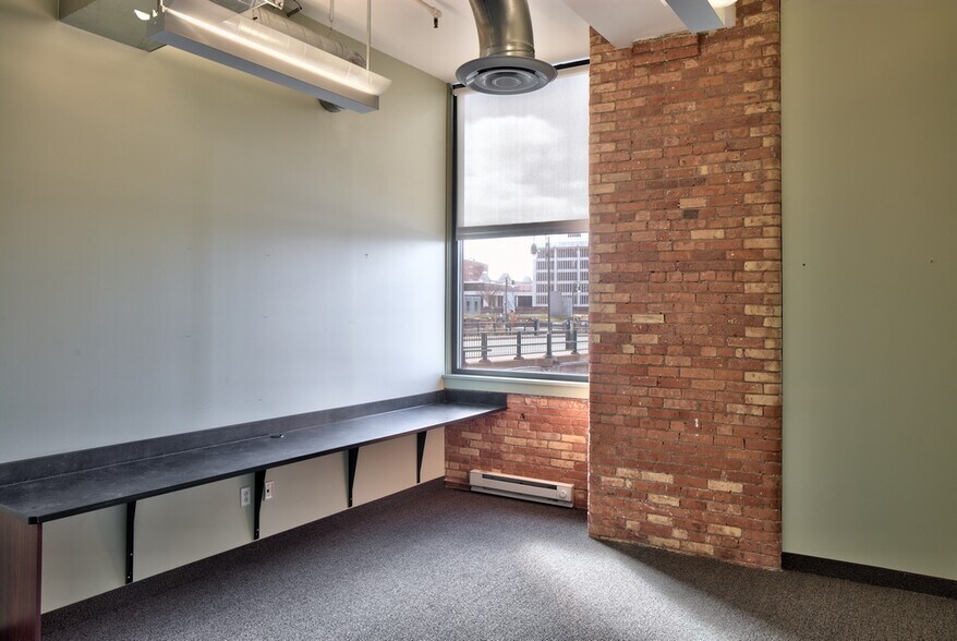 More Photos Of 165-217 N Water St, Rochester Apartments For Lease