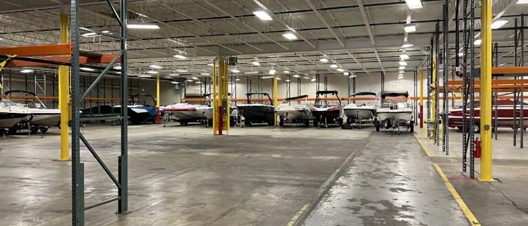 More Photos Of 1045 Hickory St, Pewaukee Warehouse For Lease