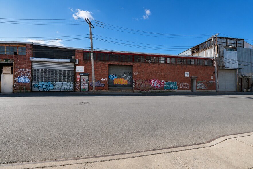 Primary Photo Of 585 Meserole St, Brooklyn Warehouse For Sale