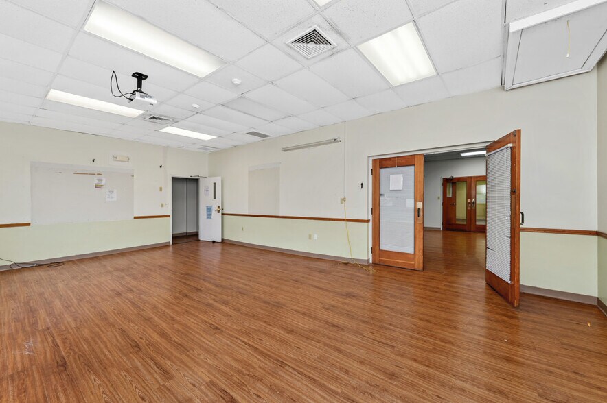 More Photos Of 52 Sharon St, Malden Office For Lease