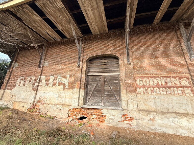 More Photos Of 300 S Randolph Ave, Eufaula Industrial For Sale