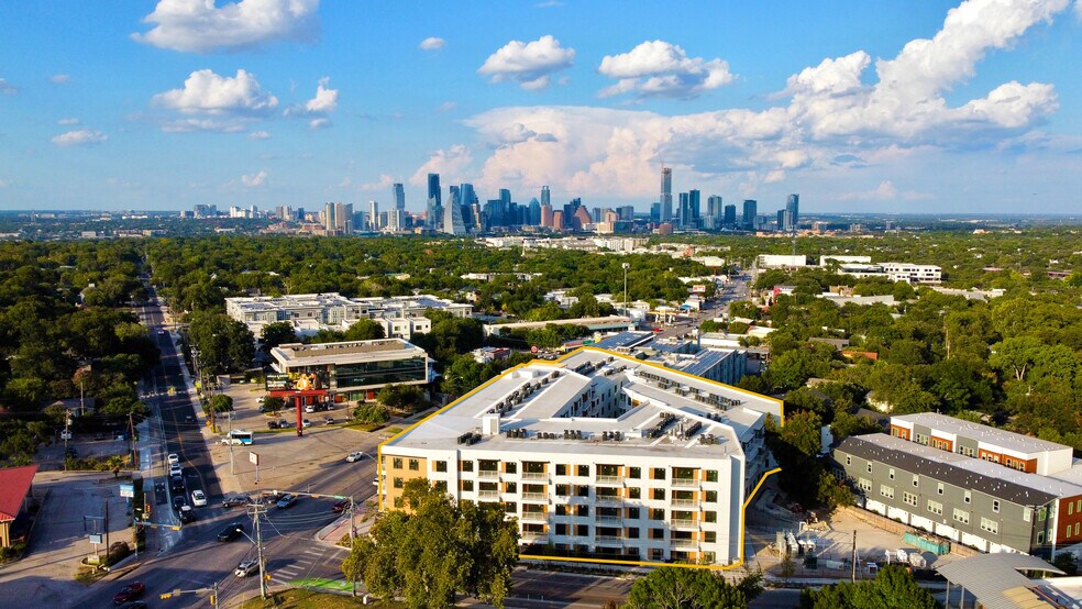 More Photos Of 2323 S Lamar Blvd, Austin Apartments For Lease