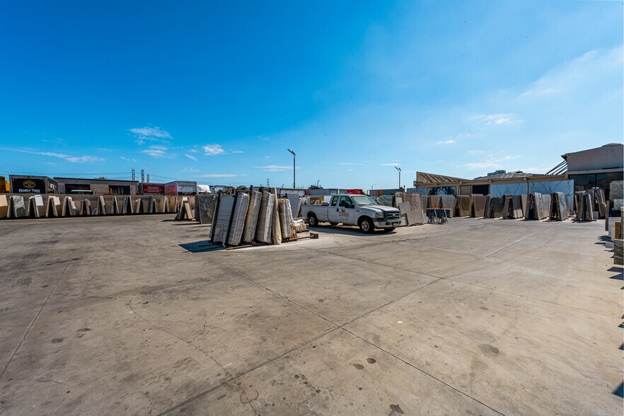 More Photos Of 1701 S State College Blvd, Anaheim Manufacturing For Sale