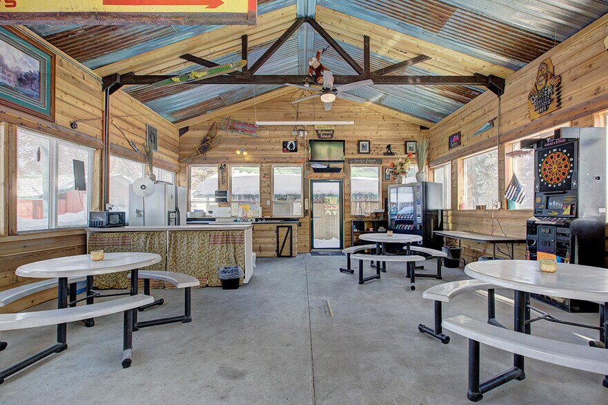 More Photos Of 900 S Main St, Cascade Hospitality For Sale