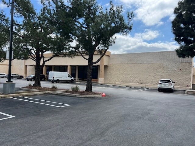 More Photos Of 1055-1097 Bloomington Ave, Bloomington General Retail For Sale