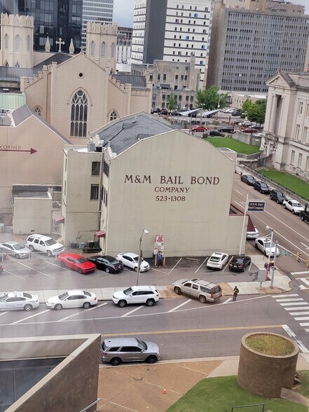 More Photos Of 138 N B B King Blvd, Memphis Office For Sale