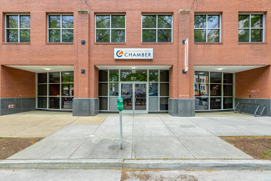 Primary Photo Of 811 Broad St, Chattanooga Office For Lease