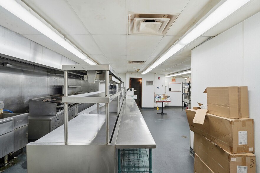 More Photos Of 332 Farnum Pike, Smithfield Restaurant For Sale