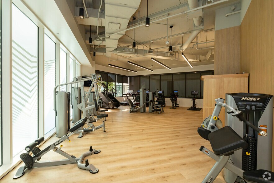 More Photos Of 100 2nd Ave S, Saint Petersburg Office For Lease