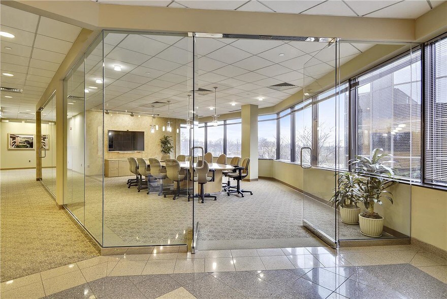 More Photos Of 804 W Diamond Ave, Gaithersburg Unknown For Lease