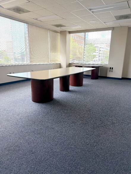 More Photos Of 277 Martin Luther King Jr Blvd, Macon-Bibb Office For Lease