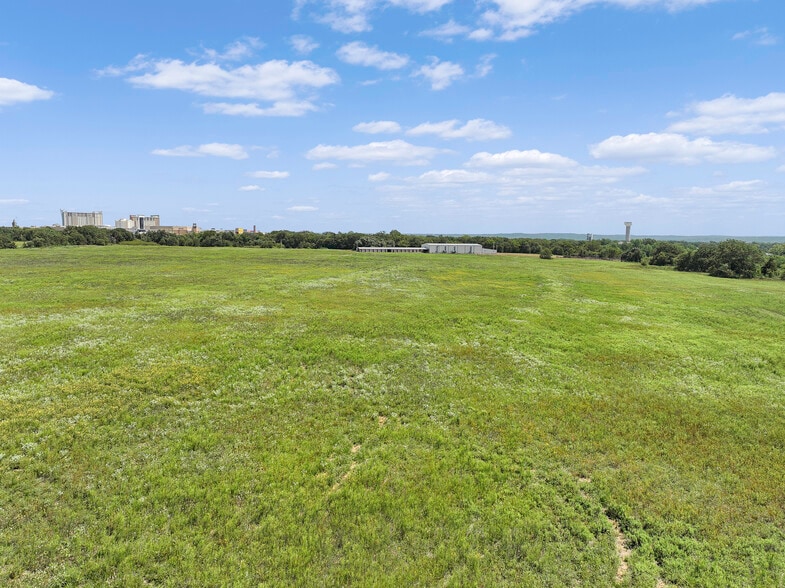 More Photos Of US-77, Thackerville Land For Sale