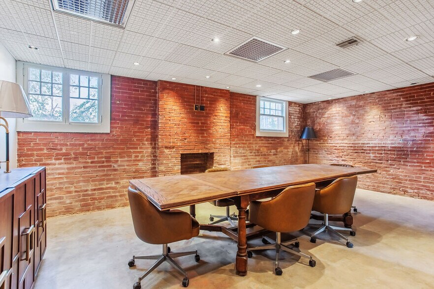 More Photos Of 1923 N Classen Blvd, Oklahoma City Office For Lease