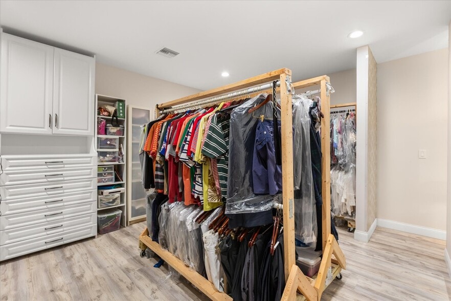 More Photos Of 455 Briar Patch Ln, Geneva Specialty For Sale