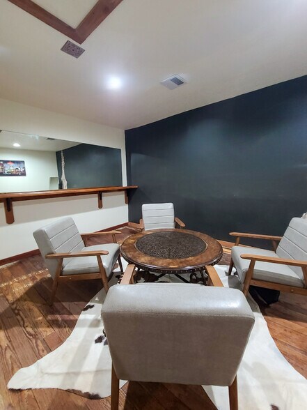 More Photos Of 109 Main St SE, Gravette Office For Sale