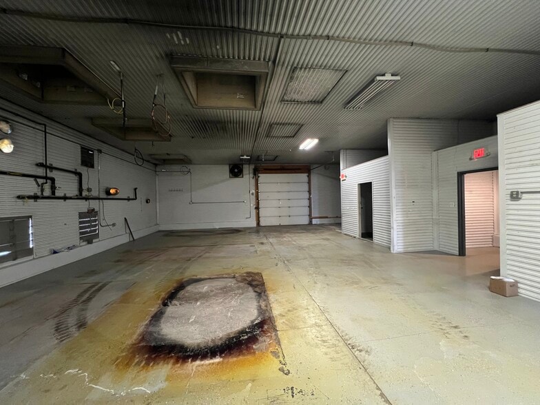 More Photos Of 1631 W 5th St, Eureka Flex For Sale