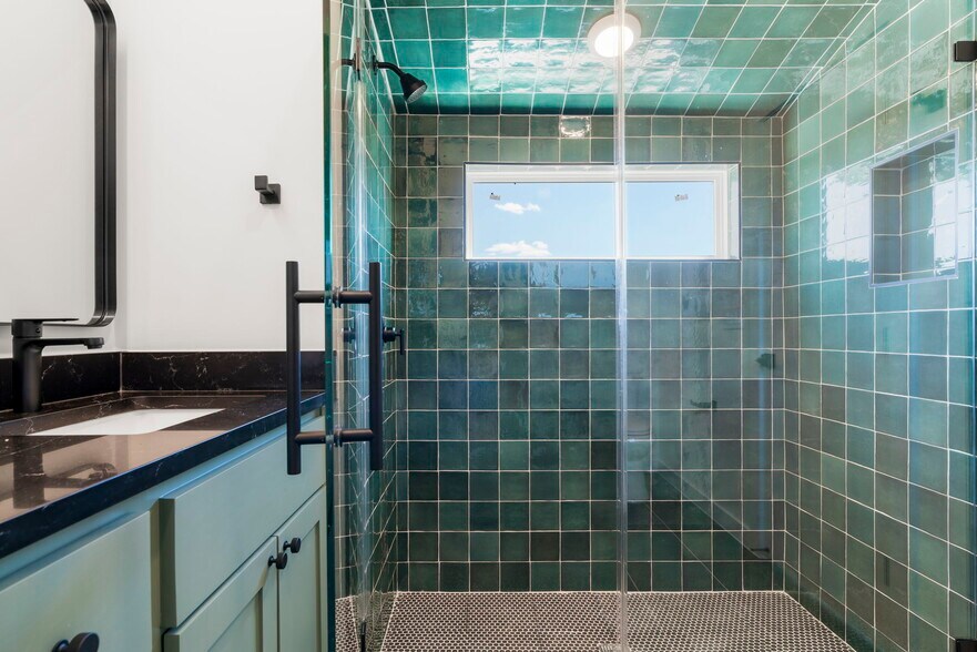 More Photos Of 1167-1169 Bedford St, Austin Apartments For Sale