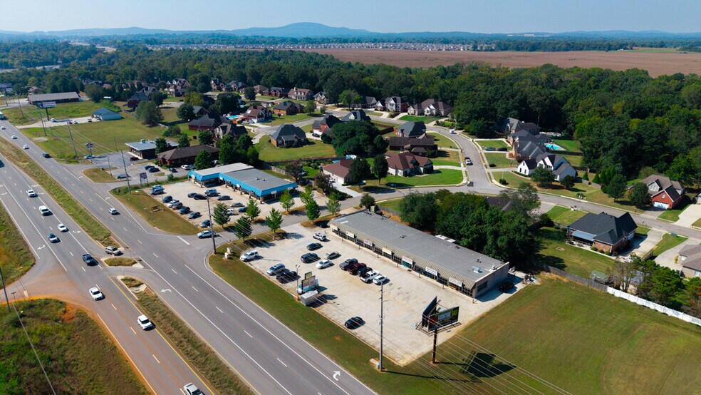 More Photos Of 12835 Highway 231 431 N, Hazel Green Storefront For Lease
