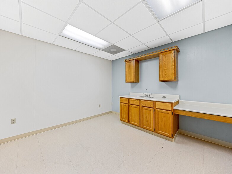 More Photos Of 2159 Hendersonville Rd, Arden Medical For Lease