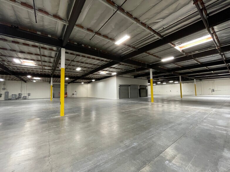 More Photos Of 13311-13317 166th St, Cerritos Manufacturing For Lease