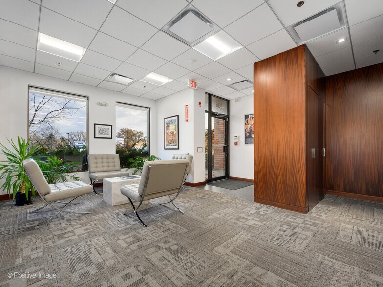 More Photos Of 610-642 Anthony Trl, Northbrook Light Distribution For Sale