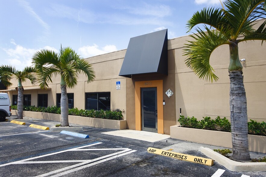 Primary Photo Of 4003-4015 NE 6th Ave, Oakland Park, Oakland Park Warehouse For Lease