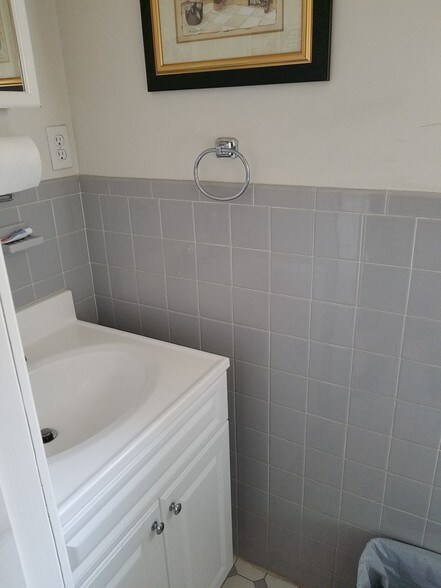 More Photos Of 219 Mineola Blvd, Mineola Office For Lease