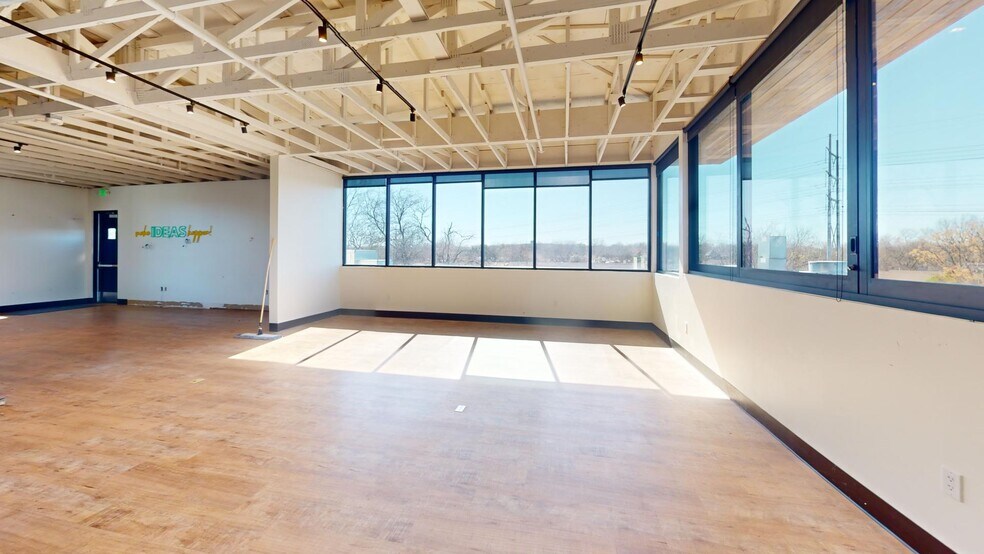 More Photos Of 5621 Emerald Forest Dr, Austin Restaurant For Lease