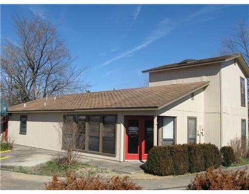 More Photos Of 778 S Happy Hollow Rd, Fayetteville Freestanding For Sale
