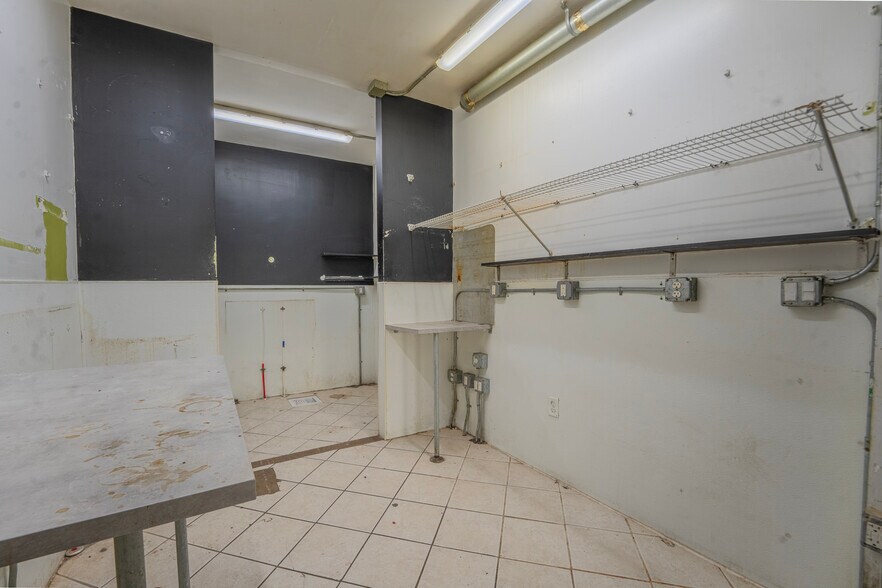 More Photos Of 370 Pacific Ave, Jersey City Storefront Retail Residential For Lease