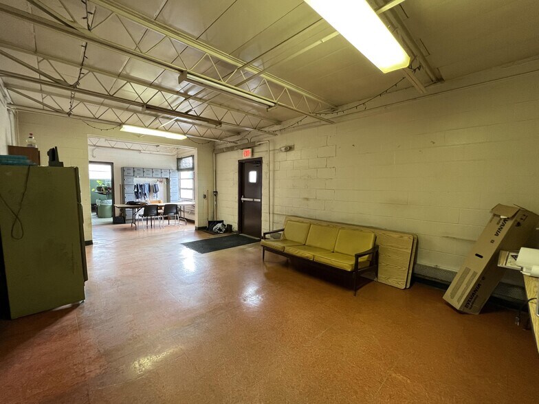 More Photos Of 1175 Bragg St, Honeoye Falls Warehouse For Sale