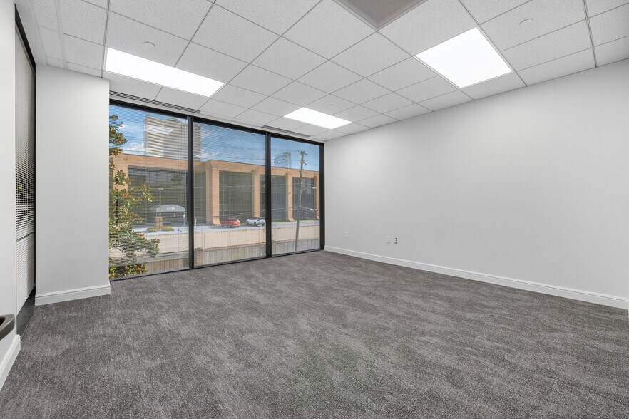 More Photos Of 17 S Briar Hollow Ln, Houston Office Residential For Lease