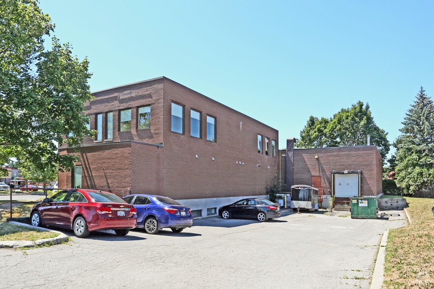 More Photos Of 35 Larkin Dr, Ottawa Office For Lease
