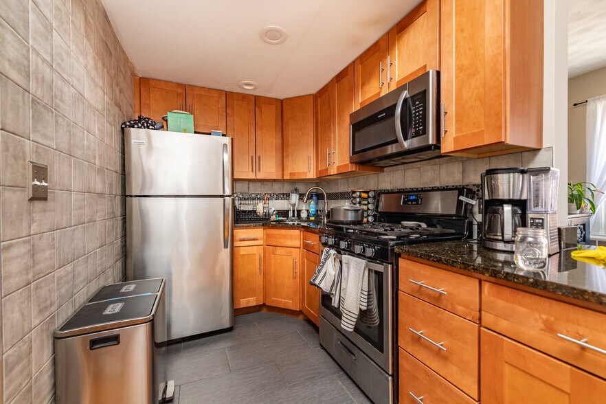 More Photos Of 431-439 Hanover St, Boston Storefront Retail Residential For Sale