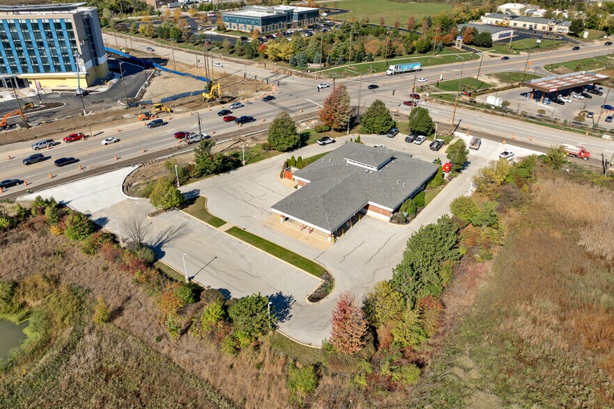 More Photos Of 2505 N Farnsworth Ave, Aurora Bank For Lease