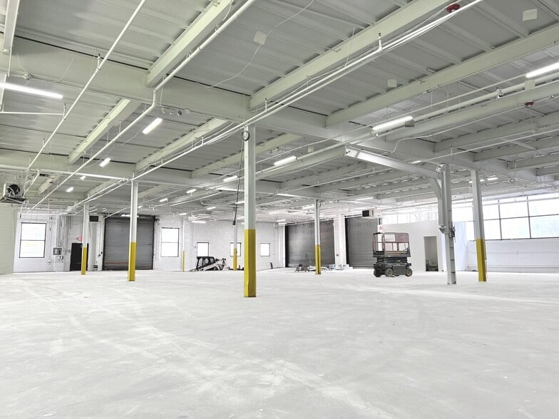 More Photos Of 50 Nassau Terminal Rd, New Hyde Park Warehouse For Lease