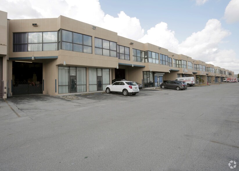More Photos Of 6820-6856 NW 77th Ct, Miami Warehouse For Lease