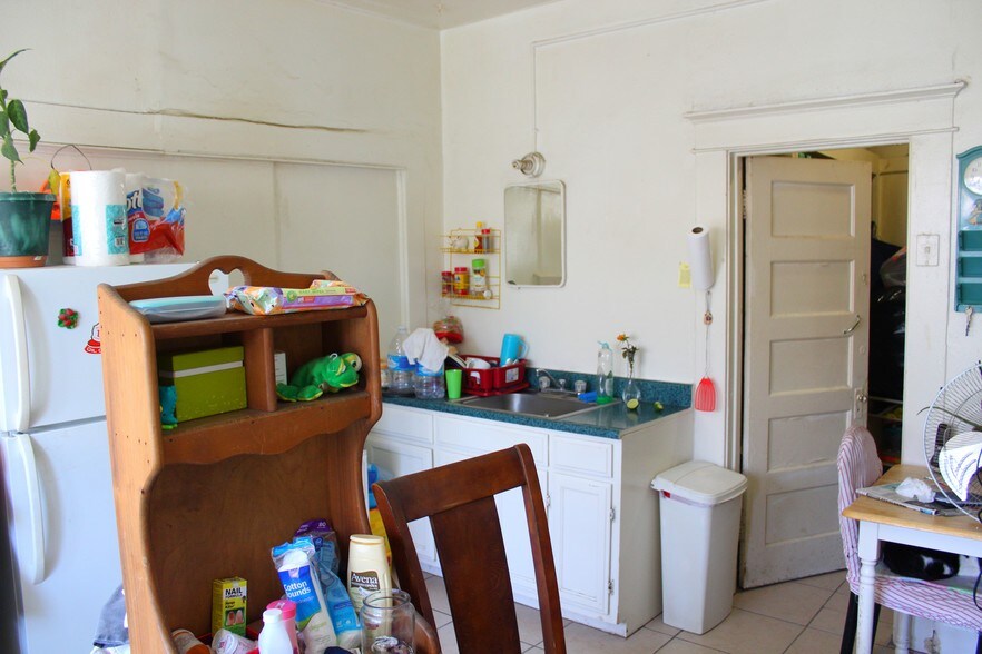 More Photos Of 521 S Union Ave, Los Angeles Apartments For Sale