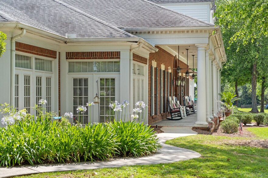 More Photos Of 10171 Papa George St, Daphne Congregate Senior Housing For Lease