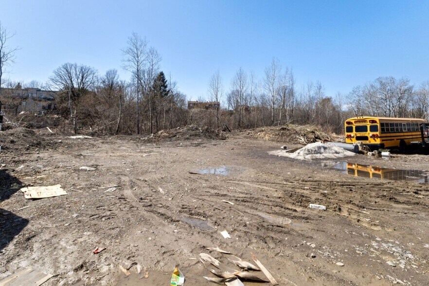 More Photos Of 25 Rue Audet, Gatineau Freestanding For Sale