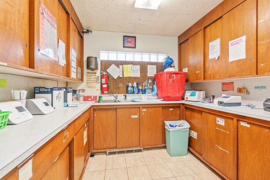 More Photos Of 13727-13739 S Huron River Dr, Romulus Storefront Retail Office For Sale