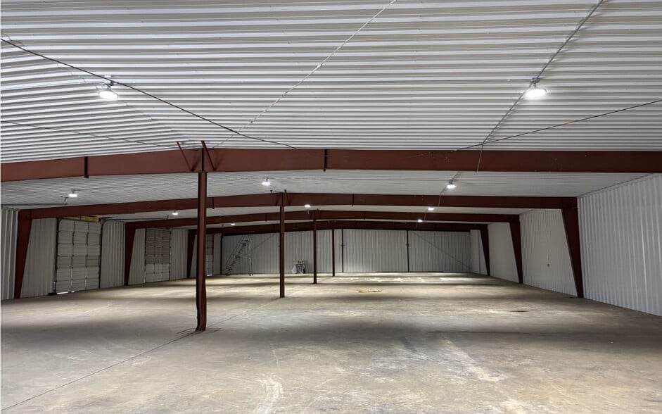 More Photos Of 75 Storey St, Jefferson Distribution For Lease