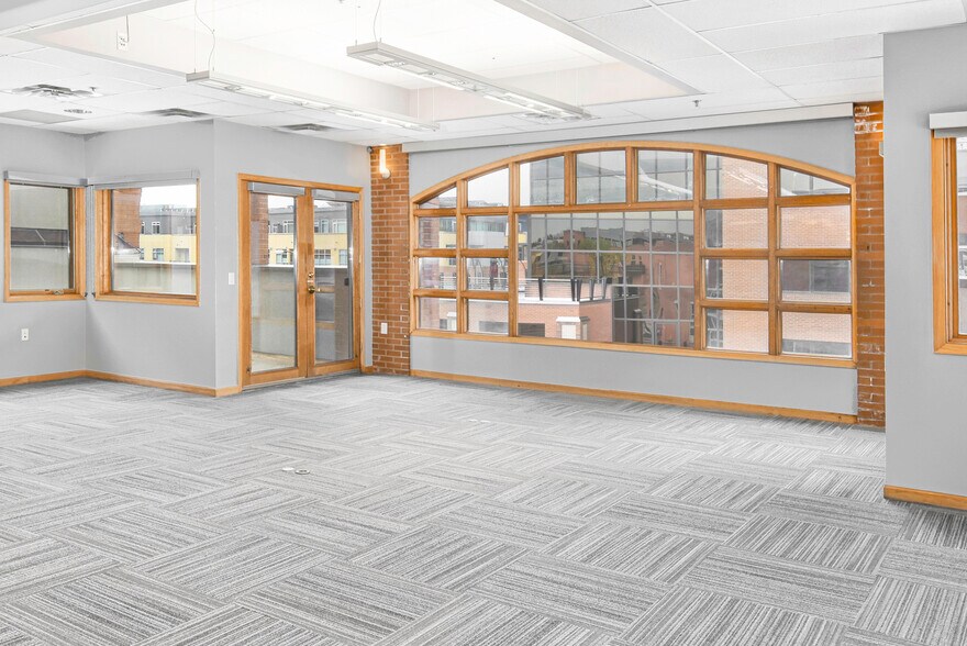 More Photos Of 1033-1037 Walnut St, Boulder Loft Creative Space For Lease