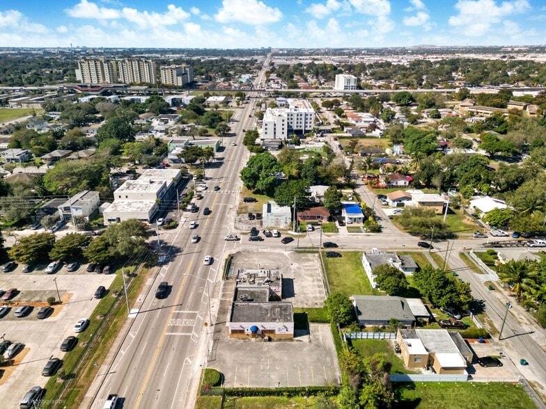 More Photos Of 2381-2389 NW 54th St, Miami Freestanding For Lease
