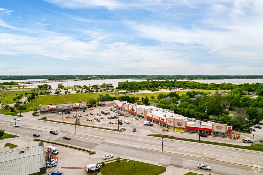 More Photos Of 407 W Eldorado Pky, Little Elm Unknown For Lease