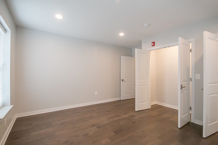 More Photos Of 3rd & Girard, Philadelphia General Retail For Sale