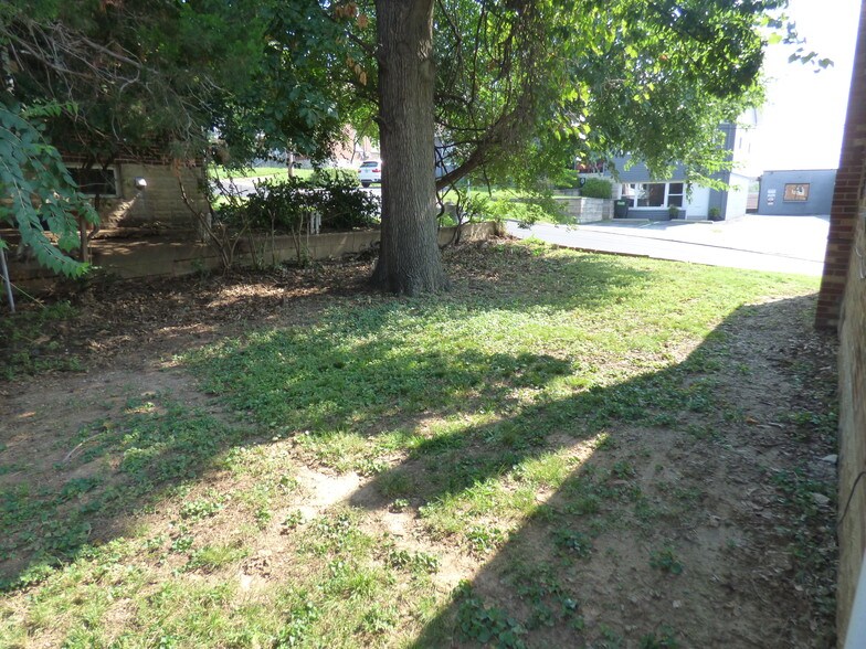 More Photos Of 8135 Manchester Rd, Saint Louis Office Residential For Sale