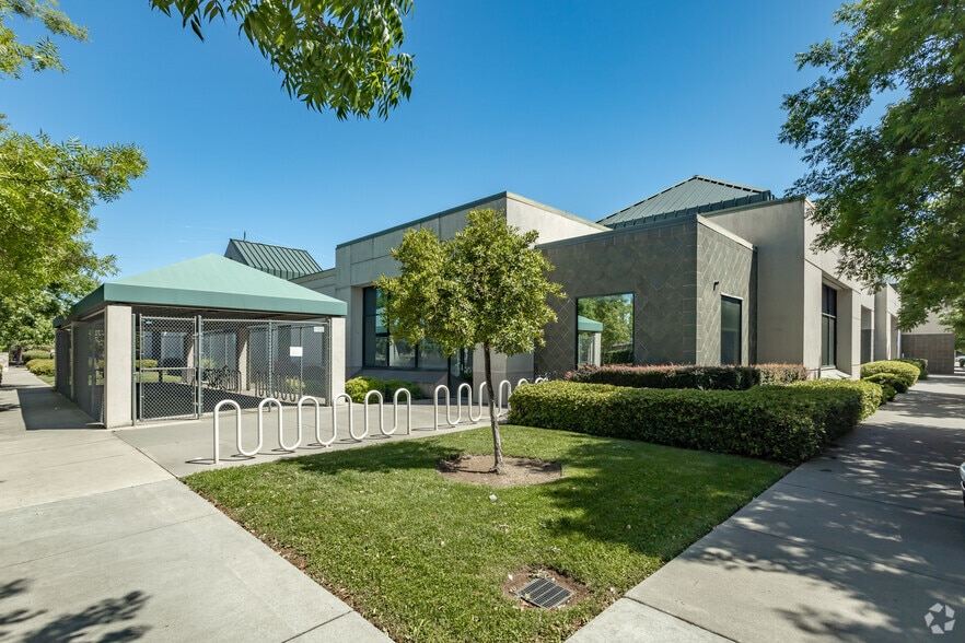 More Photos Of 2080 E 20th St, Chico Office For Lease