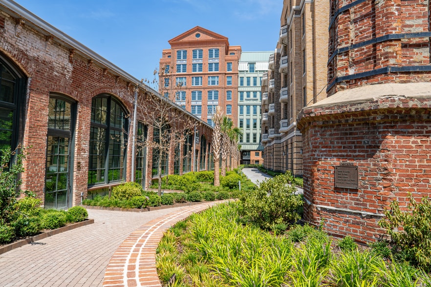 More Photos Of 40 Line St, Charleston Apartments For Lease